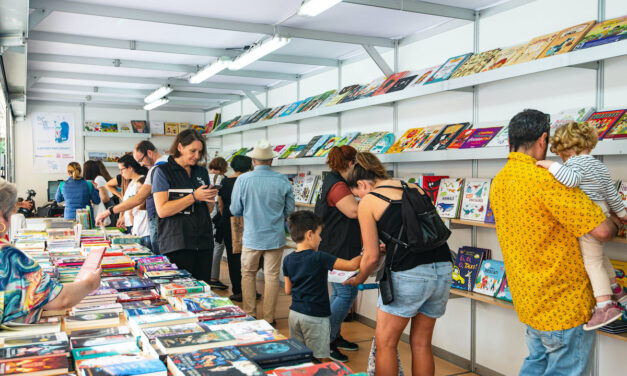 Si no quieres ser como ellos, ve a la Plaça del Llibre