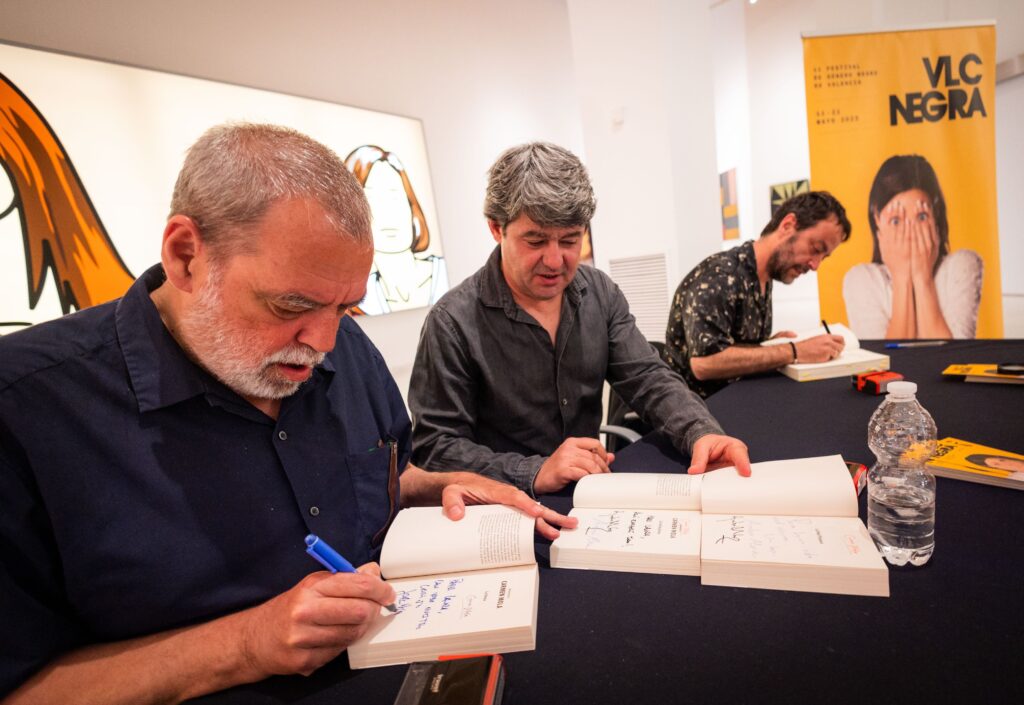 El trío de escritores que firma bajo el pseudónimo de Carmen Mola (Jorge Díaz, Agustín Martínez y Antonio Mercero)
