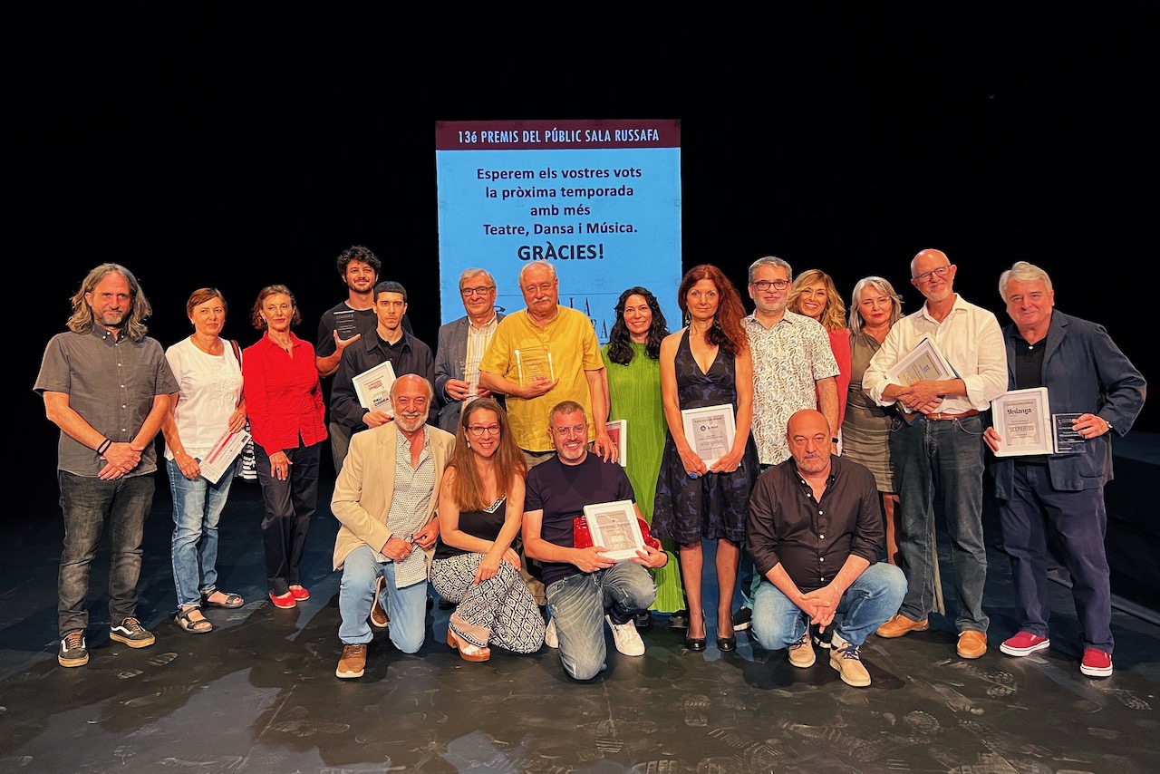 Foto de familia ganadores Premios del Público de Sala Russafa 2024