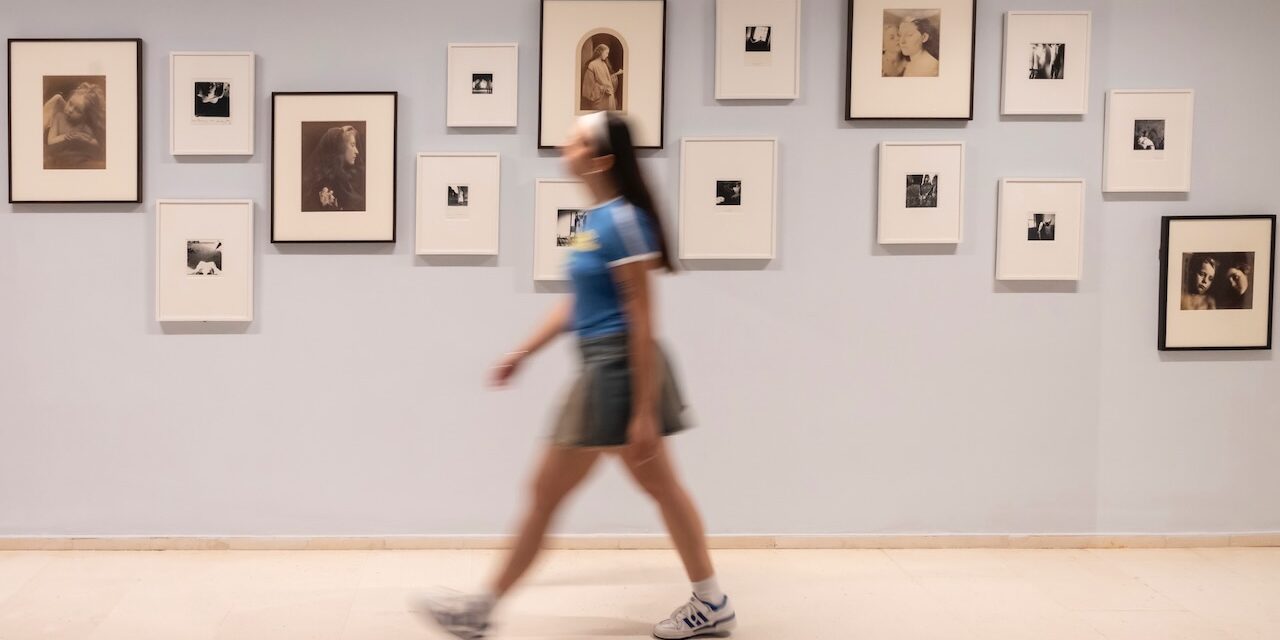 La National Portrait Gallery desembarca en el IVAM con las fotógrafas Julia Margaret Cameron y Francesca Woodman