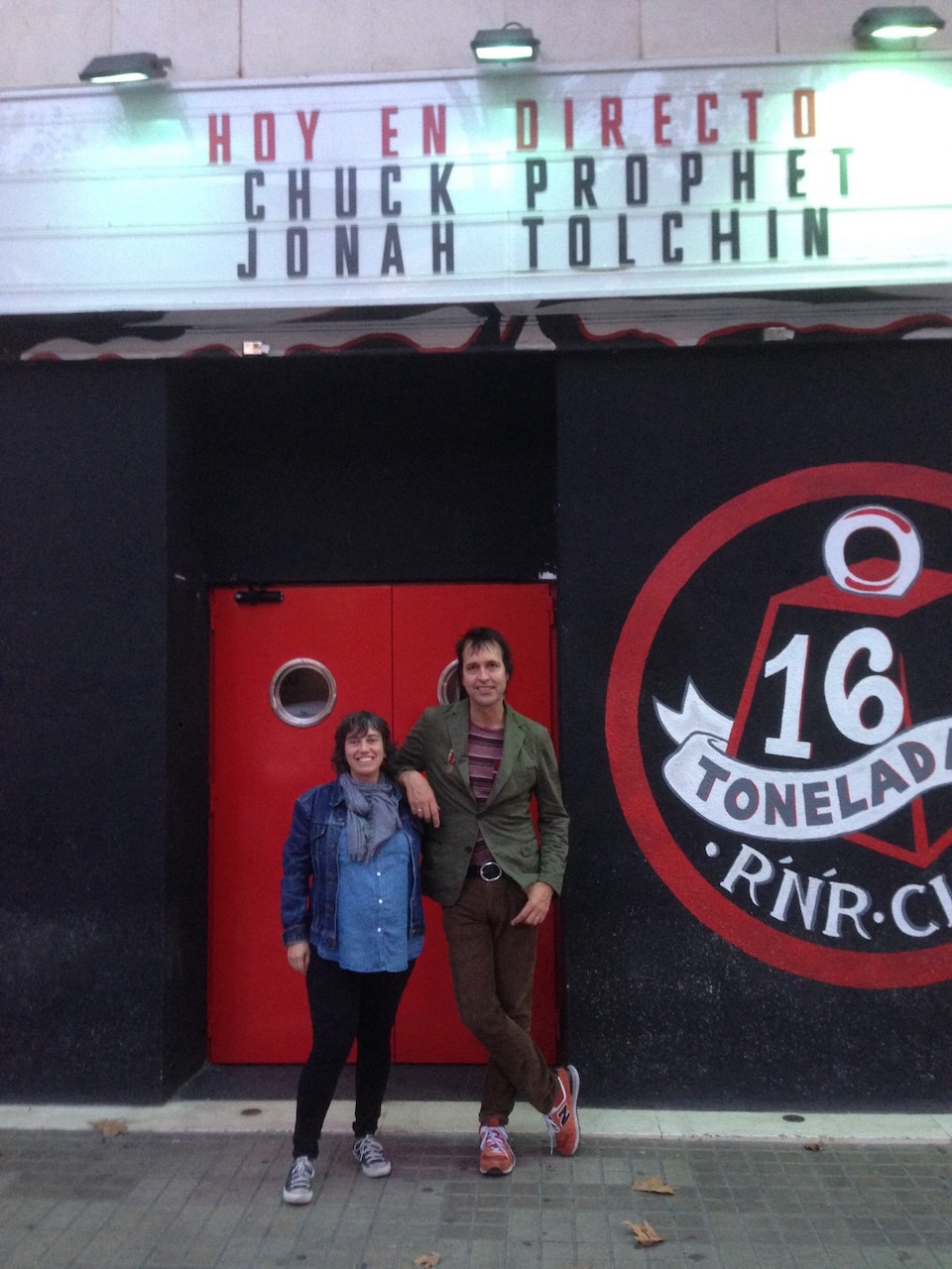 Con el californiano Chuck Prophet, en febrero de 2019.