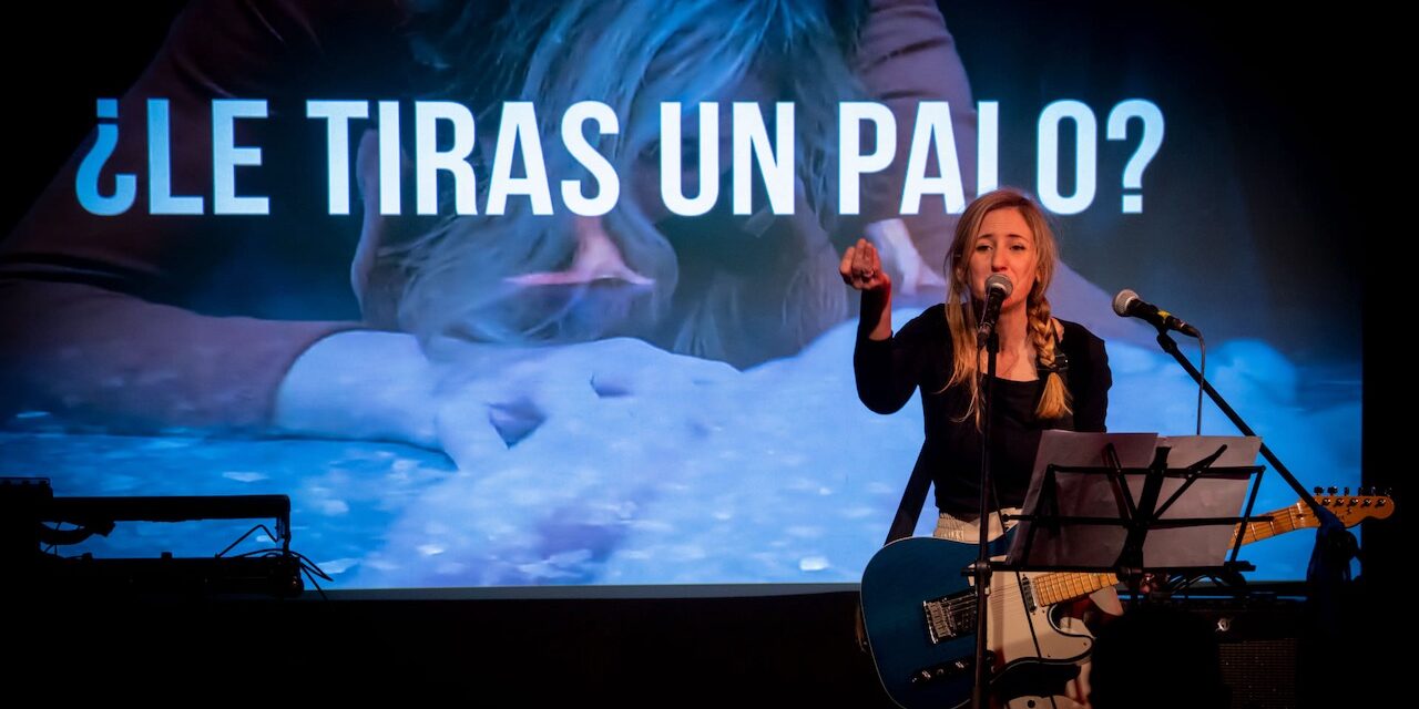 El poder del lenguaje, en vivo, con Així sona València y RIMBOMBA