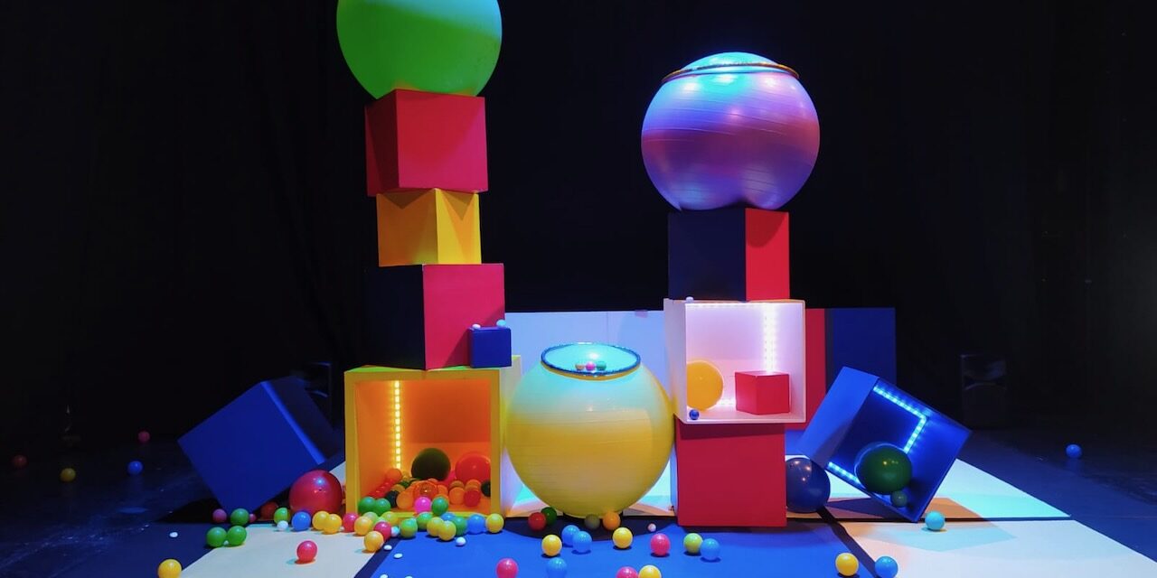 Bola transforma la Sala L’Horta en un juego sensorial para la primera infancia