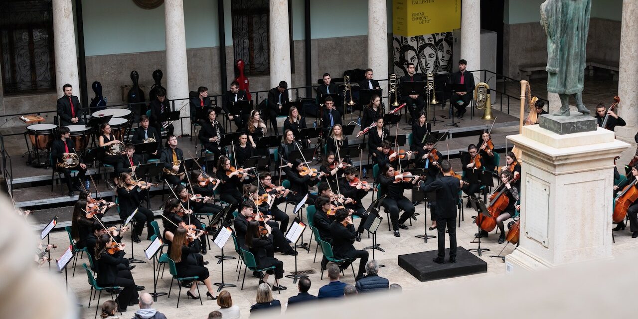 Un verano de música y solidaridad en el claustro de La Nau