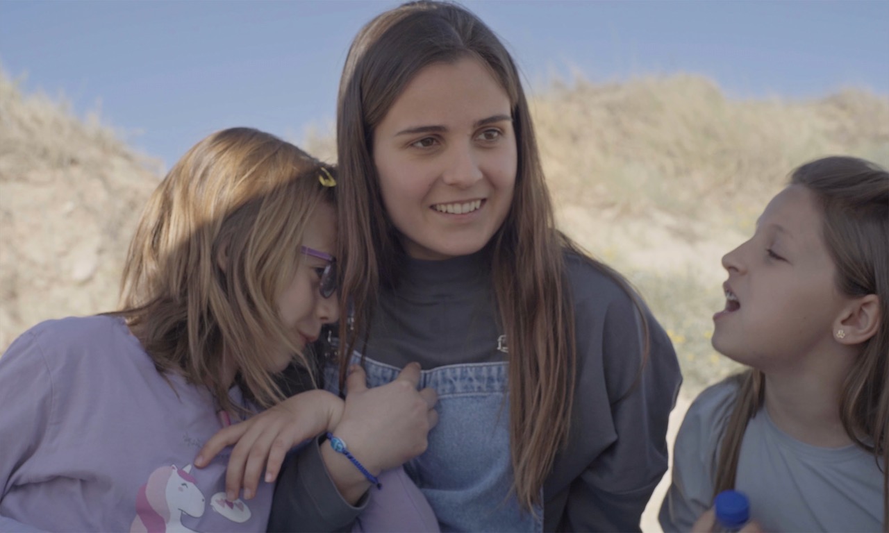 Sempre plou quan no fan escola (2024), de Carolina Gómez Peiró Sempre plou quan no fan escola (2024), de Carolina Gómez Peiró
