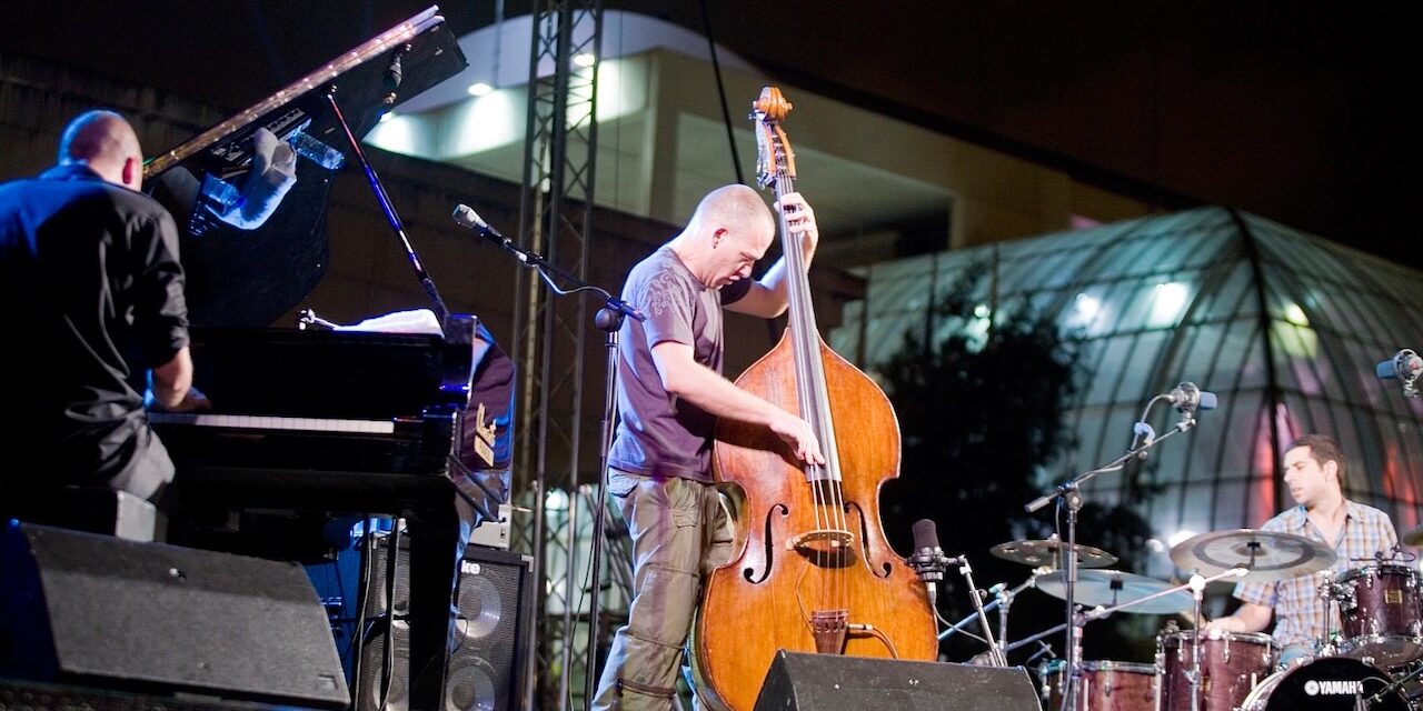 Luz y jazz con Avishai Cohen