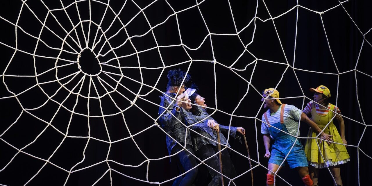 ‘L’Aneguet Lleig’ inaugura la temporada del Escalante en el Teatro Principal
