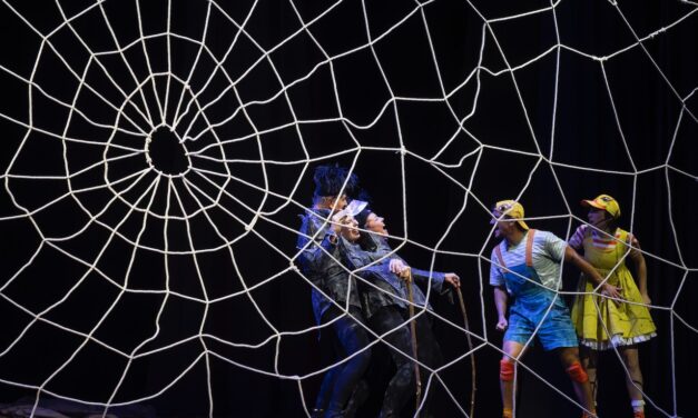 ‘L’Aneguet Lleig’ inaugura la temporada del Escalante en el Teatro Principal