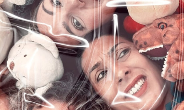 ‘Eva, o la creación de la madre perfecta’, una sátira sobre la maternidad