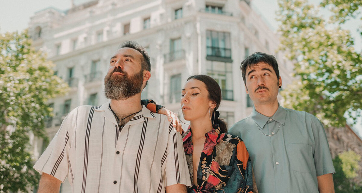 Miryam Latrece, Laicha y Luis Regidor, en la Fundación Bancaja