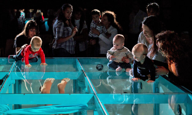 ‘Aupapá’, un espectáculo de danza en el que los bebés interactúan