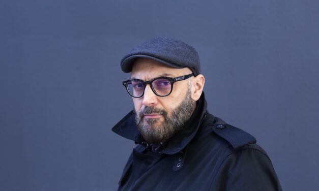 Miguel Ángel Hernández dialoga con Julio González en el IVAM