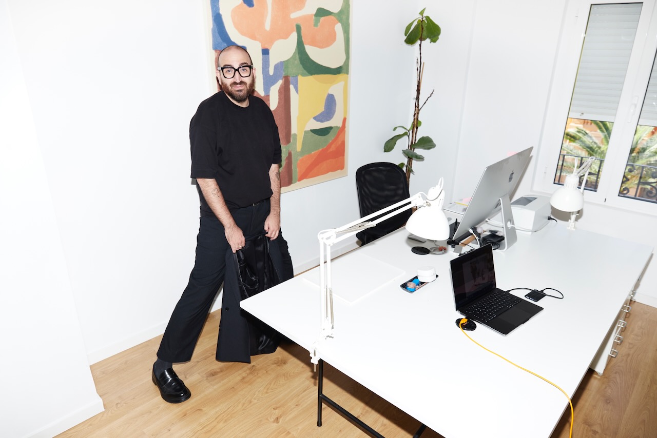 El ilustrador Sergio Membrillas. foto: Bernat Pérez. 