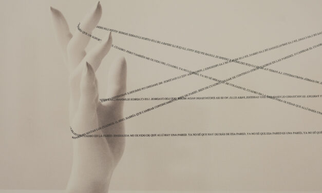 La música y los libros dialogan en las fotografías de Chema Madoz