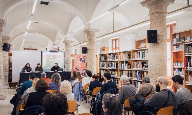 Plaça del Llibre 2026: leer como acto colectivo en tiempos difíciles