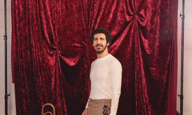 Voces íntimas y humor afilado en Sala Russafa