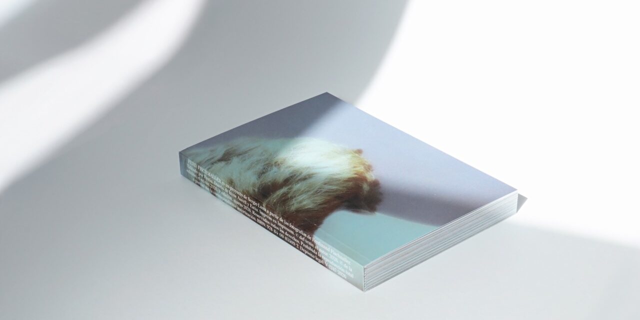 Sergio Luna explora los límites entre archivo y ficción con el fotolibro ‘Ferd. Fischmaller’