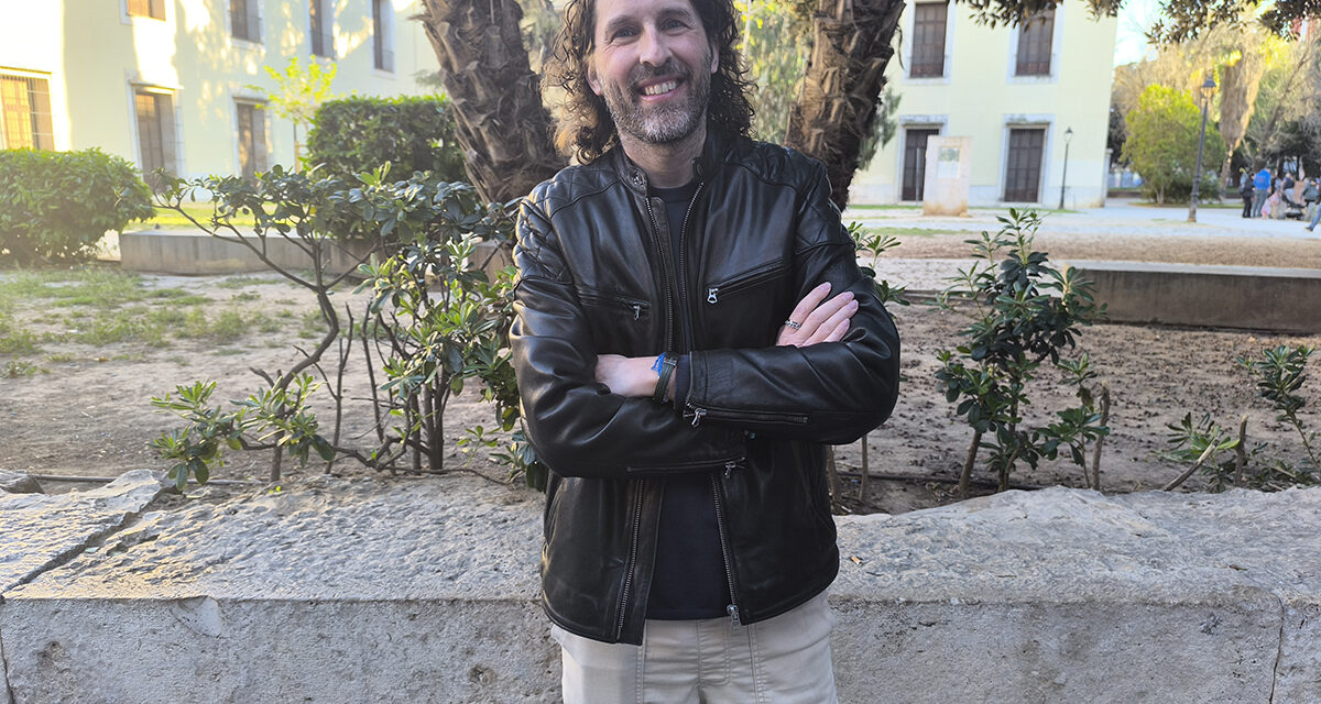 Un vermut con Hugo Román