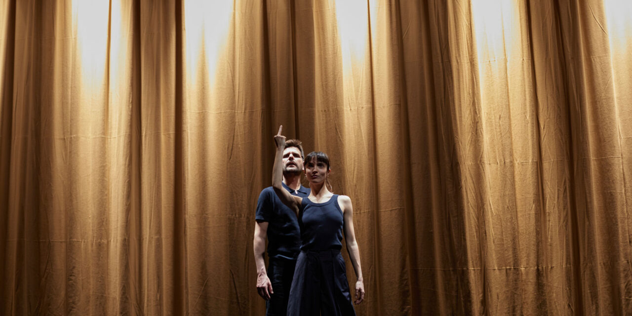 Turismo, culpa y clásicos reinventados: doble cita escénica en Sala L’Horta