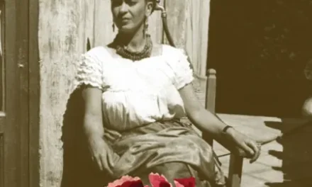 Un viaje íntimo al universo de Frida Kahlo