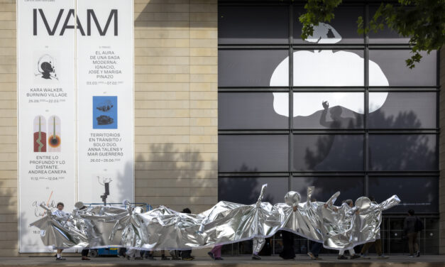 El IVAM clausura ‘De todas las colinas llegaban gritos’ con una celebración previa al eclipse solar