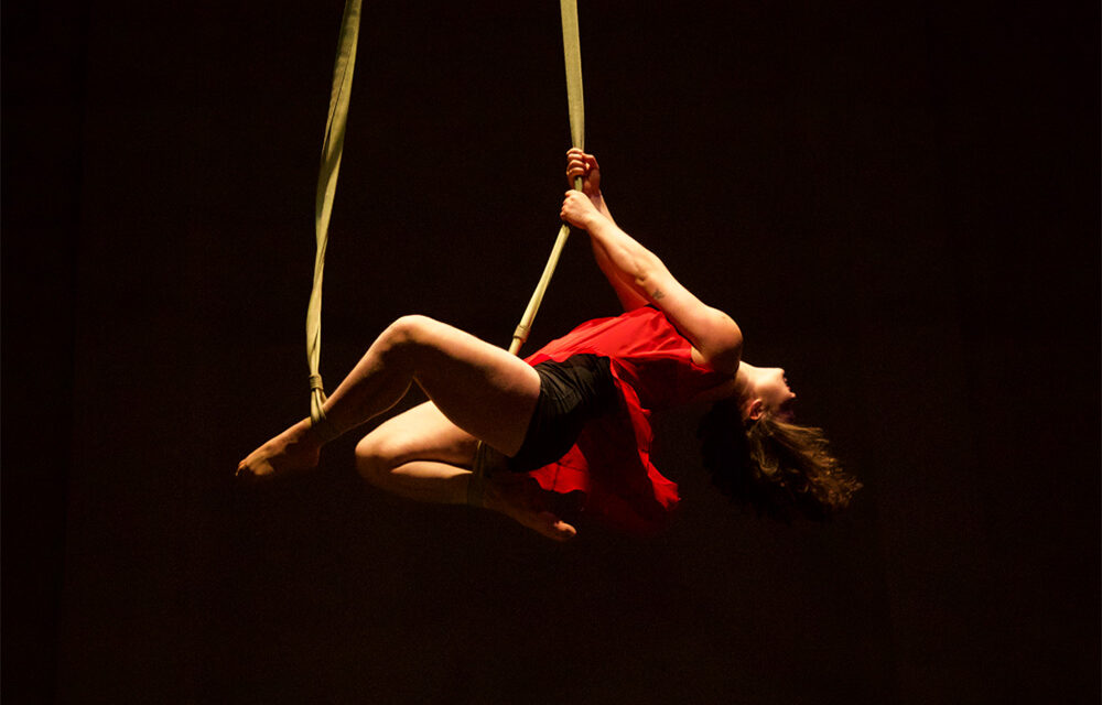 Contorsions vuelve a tomar los teatros municipales