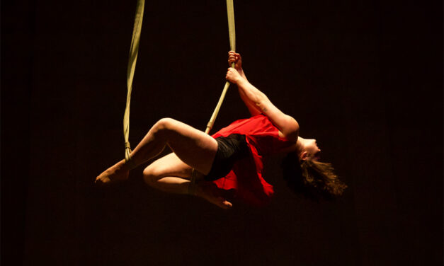 Contorsions vuelve a tomar los teatros municipales