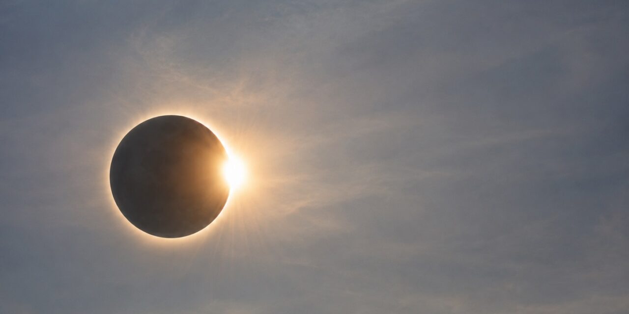 La Universitat de València retransmitirá en directo el eclipse del 12 de agosto