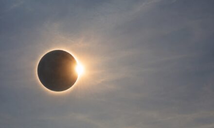 La Universitat de València retransmitirá en directo el eclipse del 12 de agosto