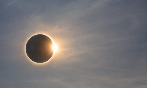 La Universitat de València retransmitirá en directo el eclipse del 12 de agosto
